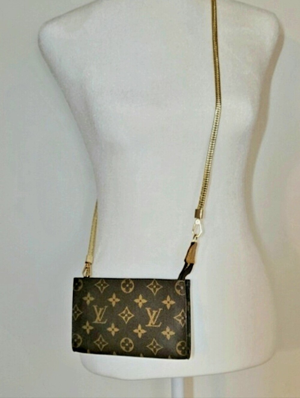 Authentic Louis Vuitton Monogram Pouch - Picture 6 of 16